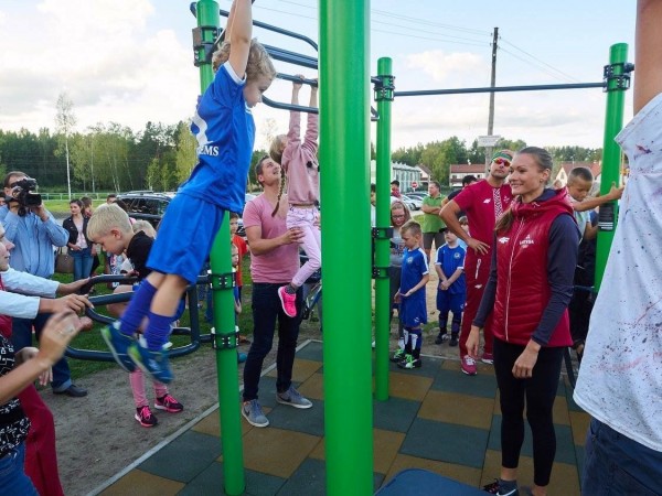 Outdoor Functional Complex Hexagon - Eigengewicht-Trainingsstation - Fitnesspark für draußen