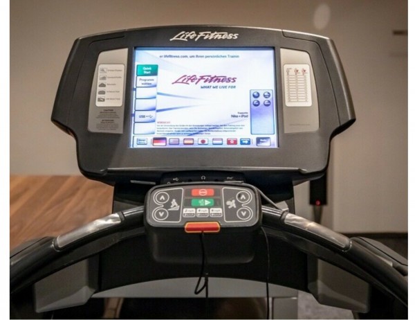 Gebrauchtes Club Series Profi Platinum Studio Laufband, 15“ Touchscreen PCSTE